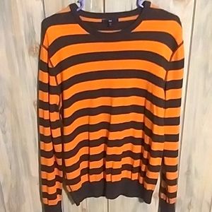 Gap sweater